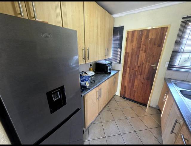 3 BEDROOM HOUSE FOR SALE IN THE ORCHARDS